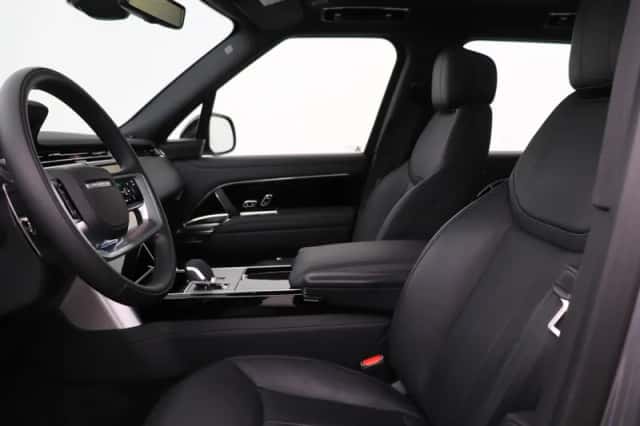Land Rover Range Rover (2024) thumbnail 3
