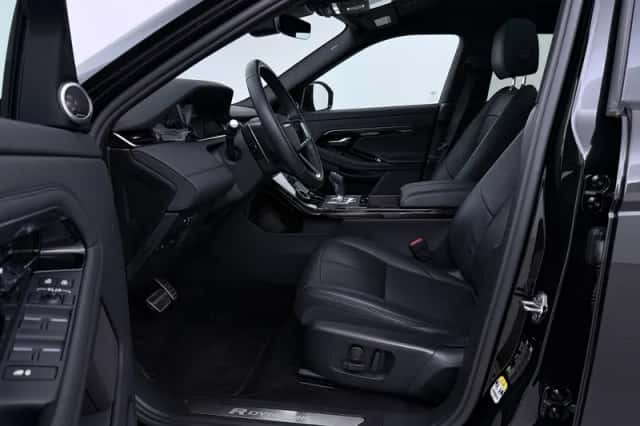 Land Rover Range Rover Evoque (2023) thumbnail 3