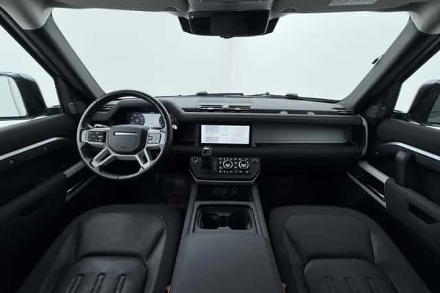 Land Rover Defender (2020) thumbnail 4
