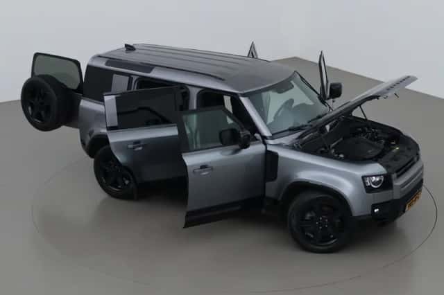 Land Rover Defender (2020) thumbnail 6