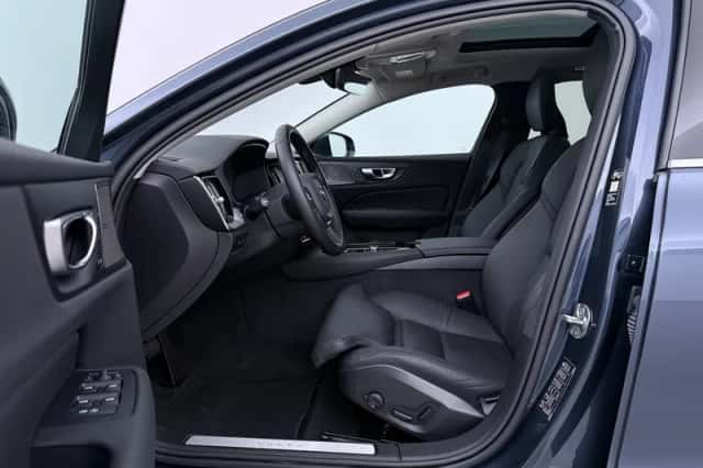 Volvo V60 (2025) thumbnail 3