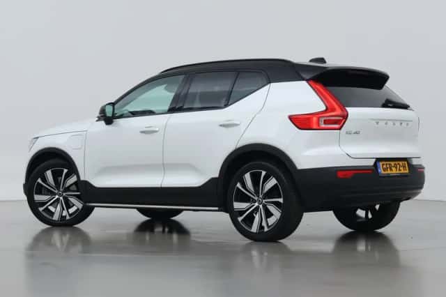Volvo XC40 (2021) thumbnail 2