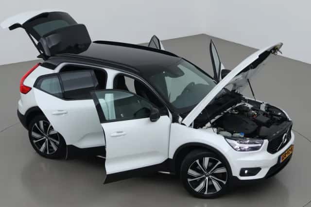 Volvo XC40 (2021) thumbnail 6