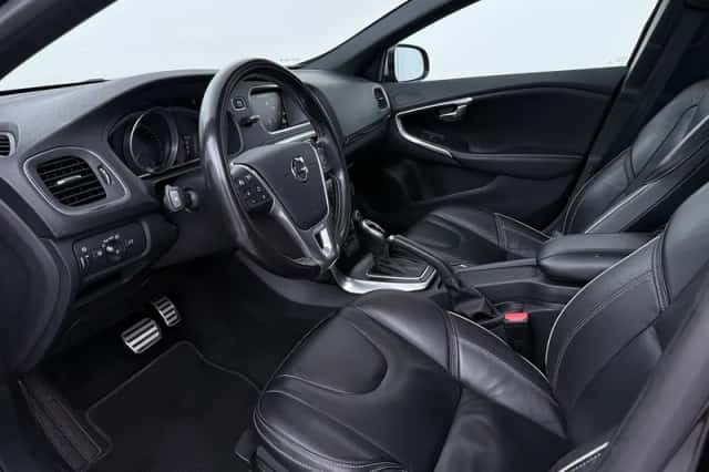 Volvo V40 (2018) thumbnail 3