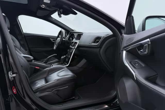 Volvo V40 (2018) thumbnail 5