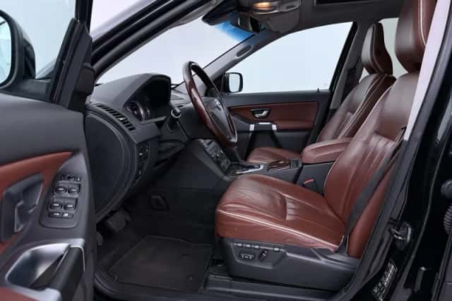 Volvo XC90 (2012) thumbnail 3