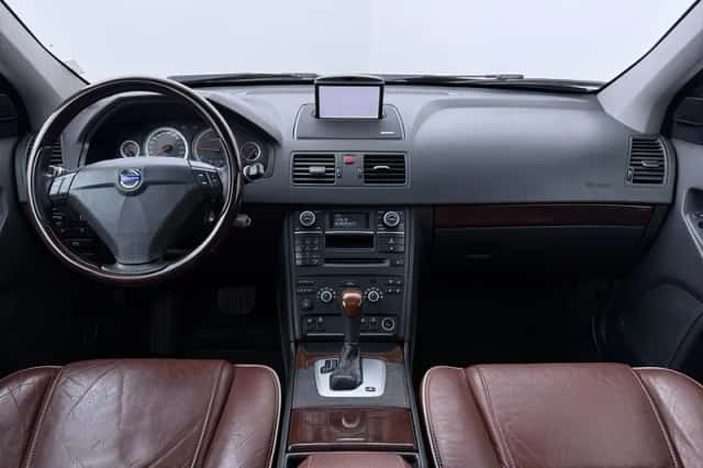Volvo XC90 (2012) thumbnail 4