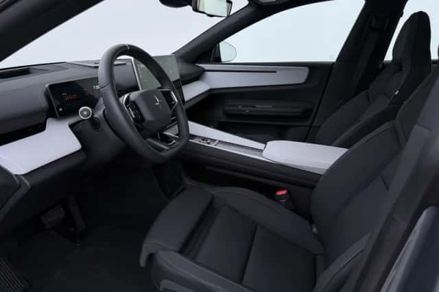 Polestar 4 (2024) thumbnail 3