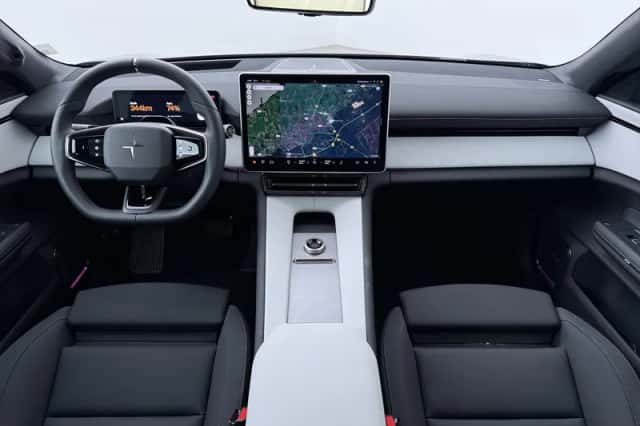 Polestar 4 (2025) thumbnail 4