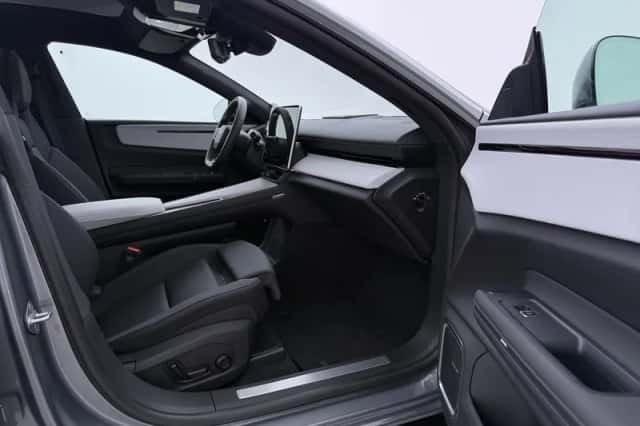 Polestar 4 (2025) thumbnail 5
