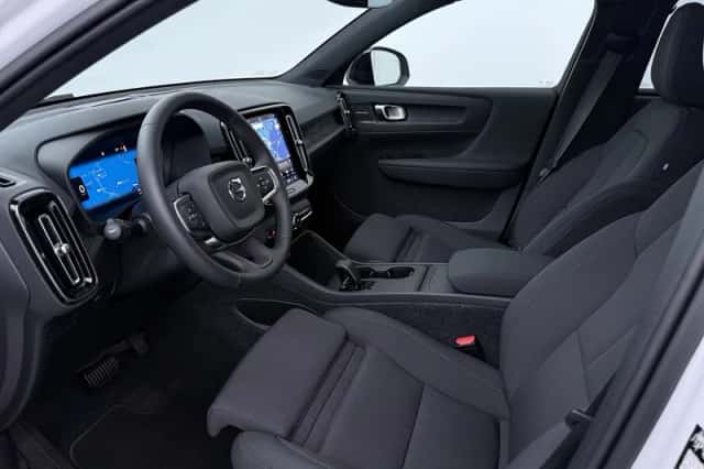 Volvo EX40 (2026) thumbnail 3