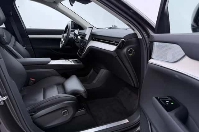 Volvo EX90 (2026) thumbnail 5
