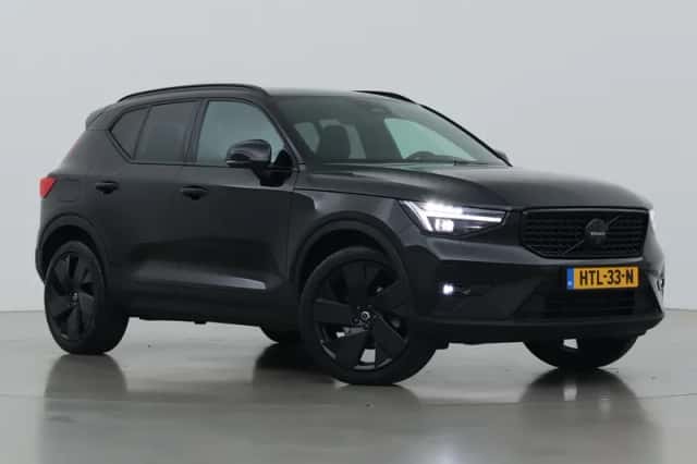 Volvo XC40 (2024) thumbnail 1