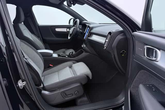 Volvo XC40 (2024) thumbnail 5