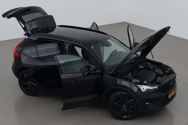 Volvo XC40 (2024) thumbnail 6