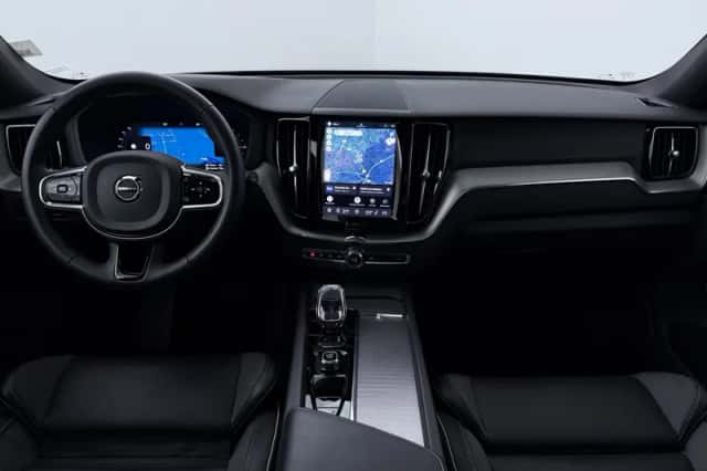 Volvo XC60 (2024) thumbnail 4