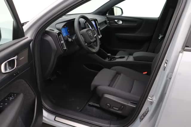 Volvo EX40 (2026) thumbnail 3