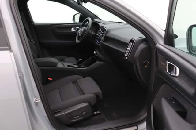 Volvo EX40 (2026) thumbnail 5
