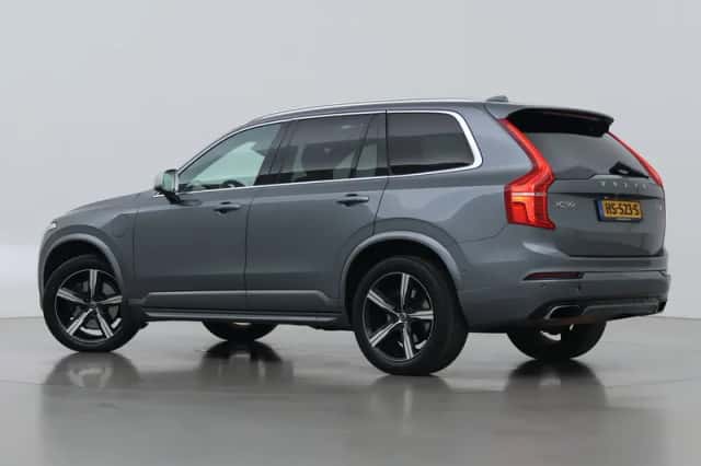 Volvo XC90 (2015) thumbnail 2
