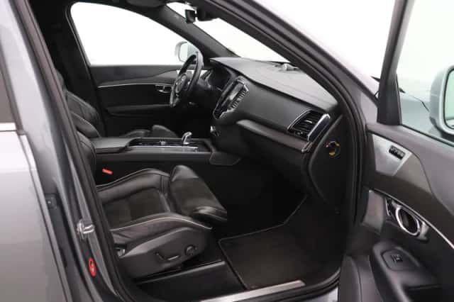 Volvo XC90 (2015) thumbnail 5