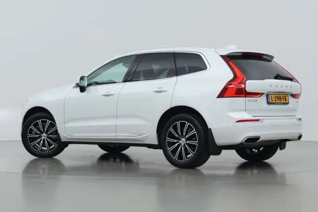 Volvo XC60 (2020) thumbnail 2