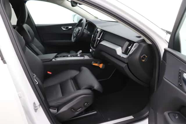 Volvo XC60 (2020) thumbnail 5