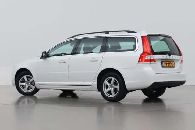Volvo V70 (2016) thumbnail 2