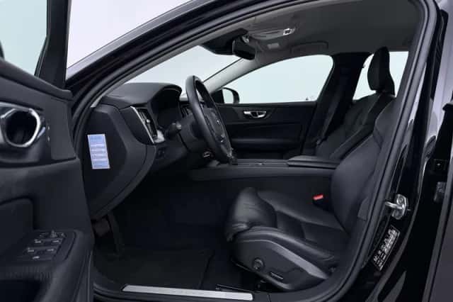 Volvo V60 (2020) thumbnail 3