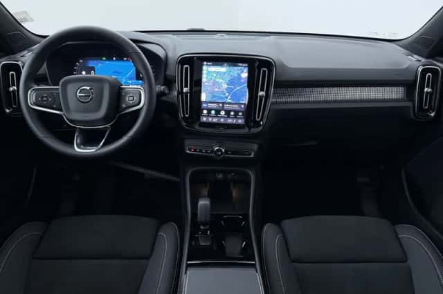 Volvo EX40 (2026) thumbnail 4