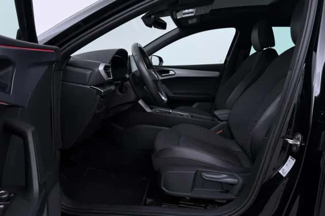SEAT Leon (2021) thumbnail 3