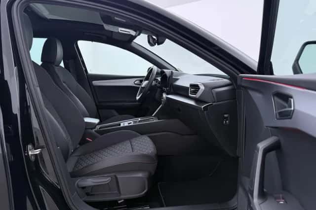 SEAT Leon (2021) thumbnail 5