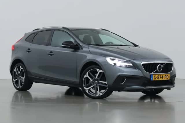 Volvo V40 (2017) thumbnail 1
