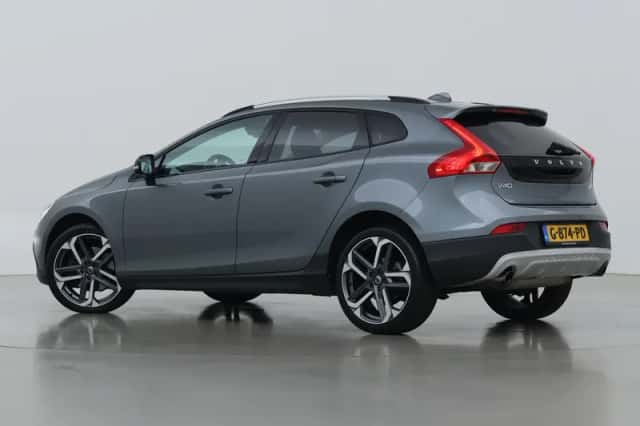 Volvo V40 (2017) thumbnail 2
