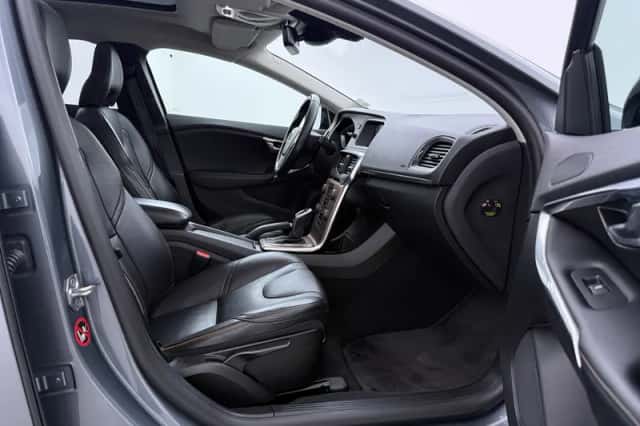 Volvo V40 (2017) thumbnail 5