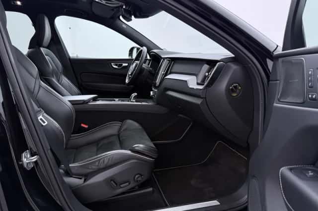 Volvo XC60 (2019) thumbnail 5