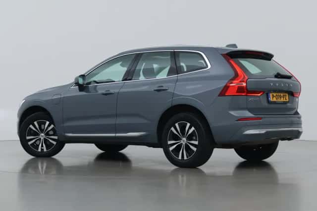 Volvo XC60 (2021) thumbnail 2