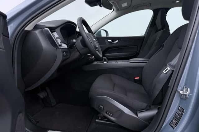 Volvo XC60 (2021) thumbnail 3