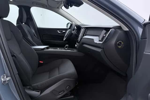 Volvo XC60 (2021) thumbnail 5