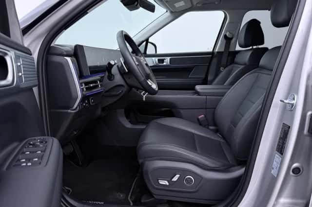 Hyundai Santa Fe (2025) thumbnail 3