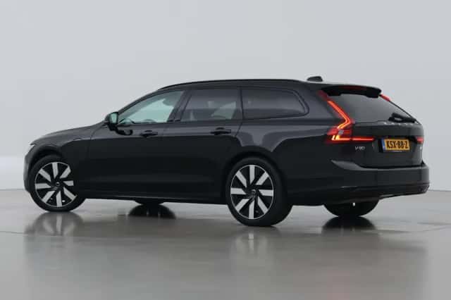 Volvo V90 (2024) thumbnail 2
