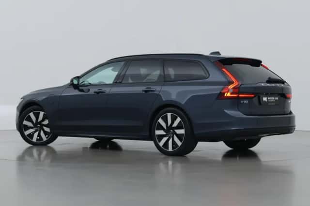 Volvo V90 (2025) thumbnail 2