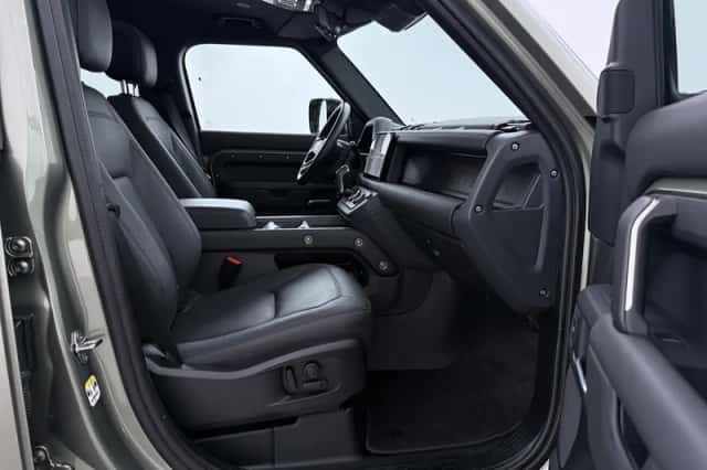 Land Rover Defender (2025) thumbnail 5