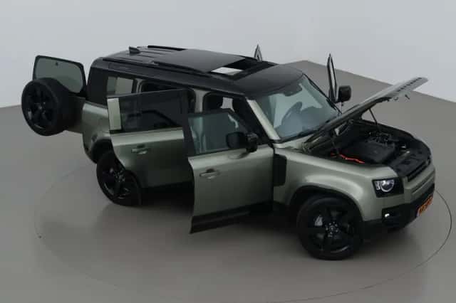 Land Rover Defender (2025) thumbnail 6