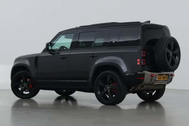 Land Rover Defender (2022) thumbnail 2