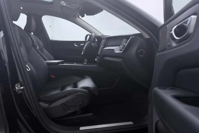Volvo XC60 (2020) thumbnail 5