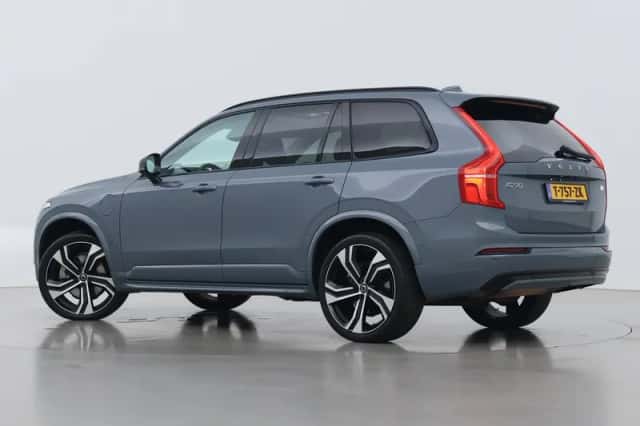 Volvo XC90 (2022) thumbnail 2