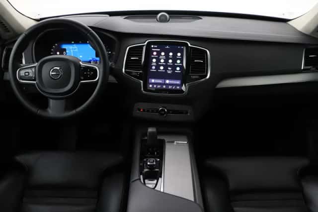 Volvo XC90 (2022) thumbnail 4