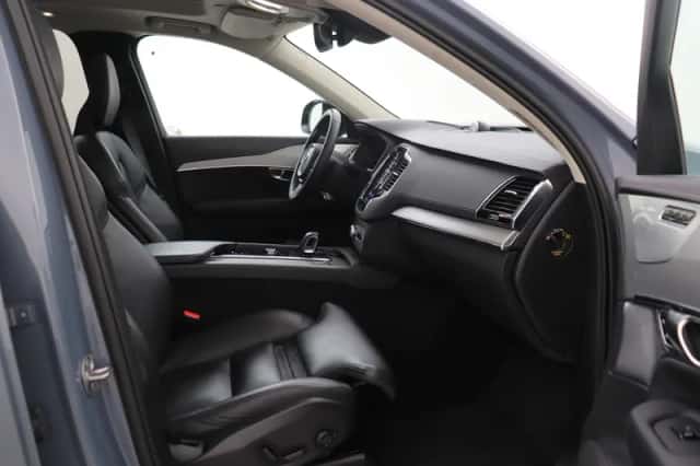 Volvo XC90 (2022) thumbnail 5