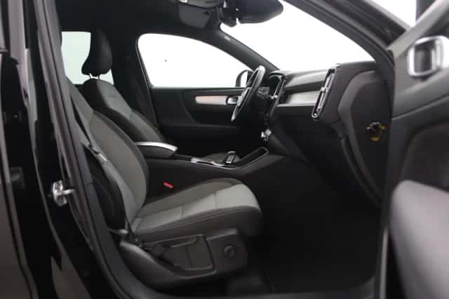 Volvo XC40 (2021) thumbnail 5