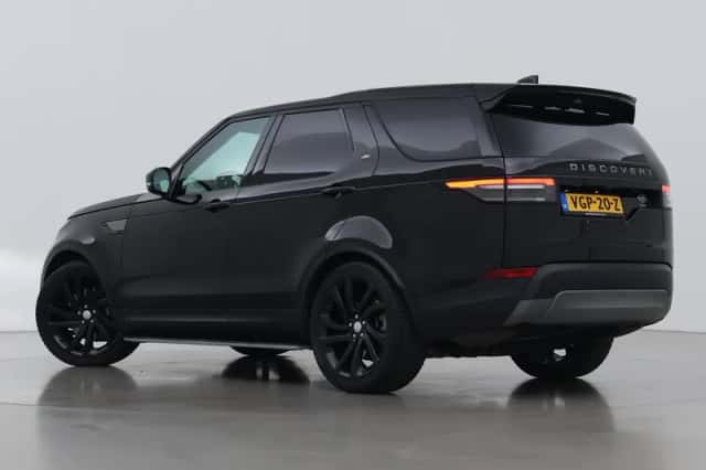 Land Rover Discovery (2018) thumbnail 2
